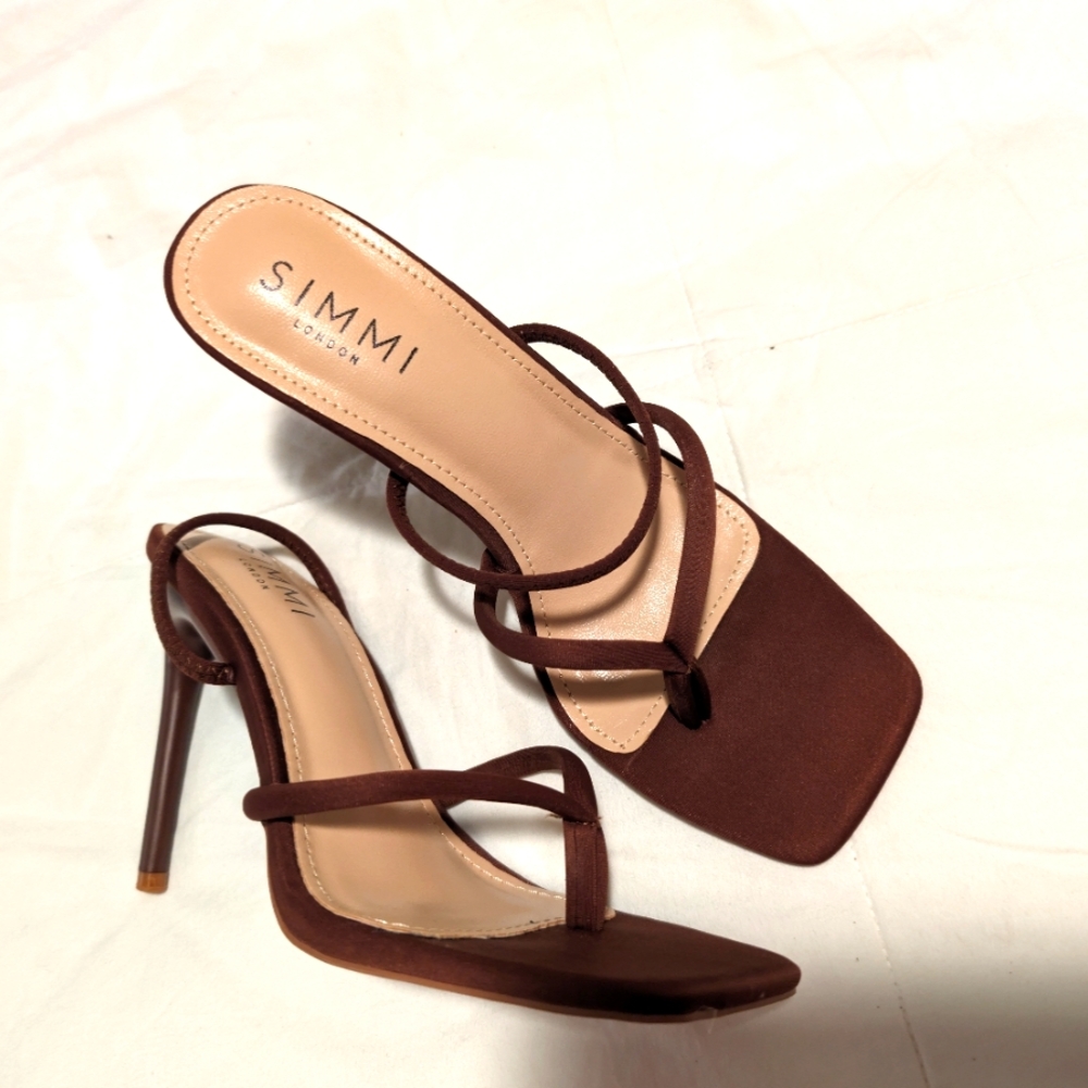 Simmi London Heels NWOT